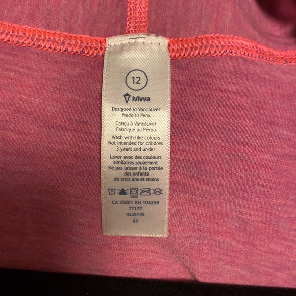 Ivivvas Four’s A Charm Convertible Wrap - Picture 5 of 5